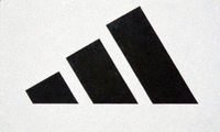 阿迪达斯体育品牌Logo - 经典的三条纹形状